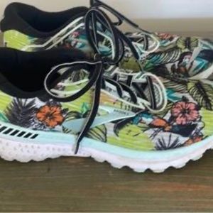 Brooks Floral Athletic Shoes - Green and Black